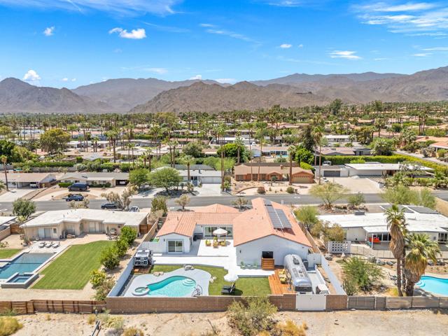 73298 Buckboard Trail, Palm Desert CA: https://media.crmls.org/mediaz/f8acab0e-0d17-43e5-9b1f-3c314616e87a.jpg