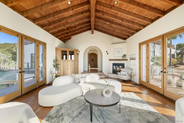 859 Cocos Dr, San Marcos CA: https://media.crmls.org/mediaz/f8acf7cb-54b2-486f-95cd-0ac8877190a1.jpg