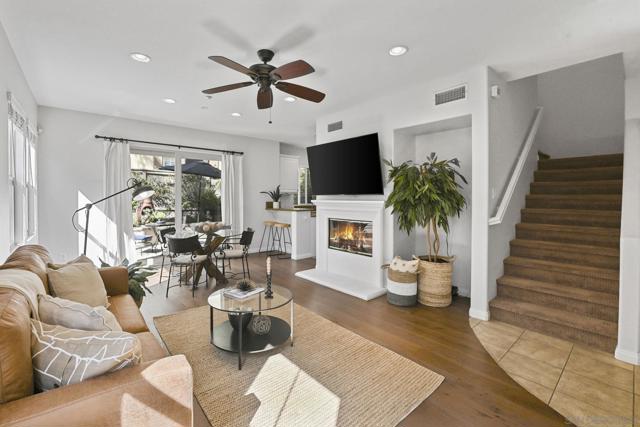 2641 Bellezza Dr, San Diego CA: https://media.crmls.org/mediaz/f8ad1954-915b-44cb-9341-3eb16e048572.jpg