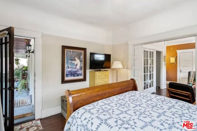541 S Coronado Street, Los Angeles CA: https://media.crmls.org/mediaz/f8ad5a82-9ff2-4fe1-836d-feaac0ce5884.jpg