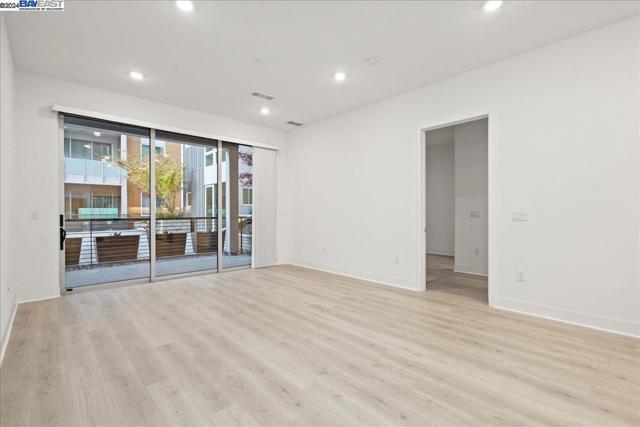 Image 7 of 37 For 45128 Warm Springs Blvd  251