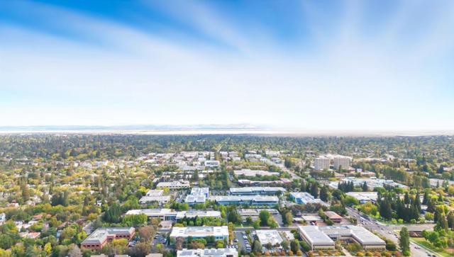 103 Peter Coutts Circle, Stanford CA: https://media.crmls.org/mediaz/f8ada631-fe5f-40f7-99db-e4dbbf9c9fdf.jpg