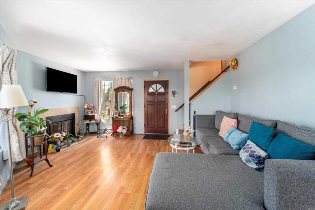 4643 Cherokee Avenue, San Diego CA: https://media.crmls.org/mediaz/f8adf3b4-1309-469a-b10c-377365725715.jpg