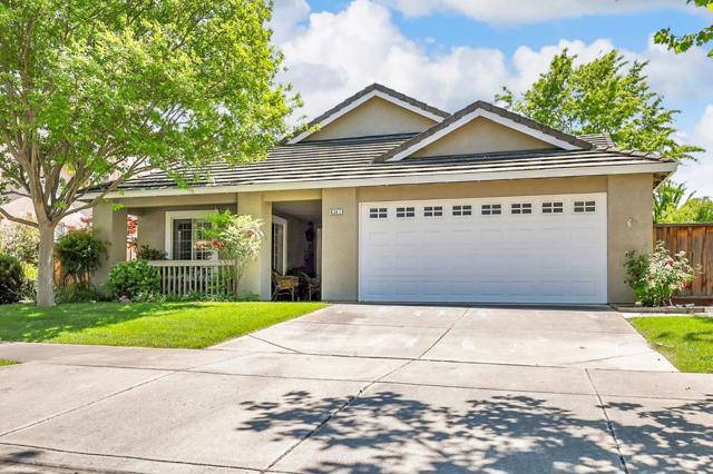 6341 El Capitan Court, Livermore CA: https://media.crmls.org/mediaz/f8ae3fdb-3fa1-4150-9b9a-93e641e2e2ed.jpg