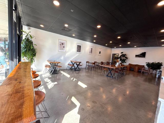 3560 3560 G Street, Merced CA: https://media.crmls.org/mediaz/f8ae775f-c33e-4881-8a63-edc45086933e.jpg