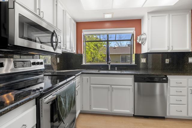 Image 9 of 27 For 2437 Sebastopol Ln  3