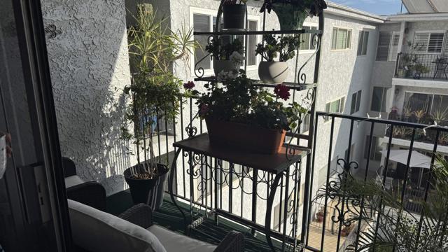 Detail Gallery Image 3 of 24 For 333 Orange Ave #41,  Coronado,  CA 92118 - 2 Beds | 2 Baths