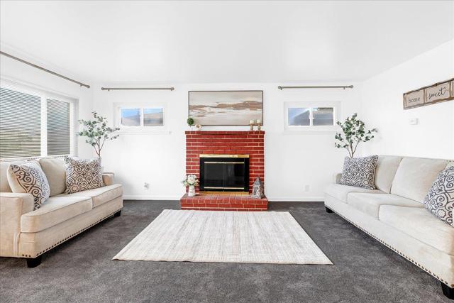 1140 Palm Avenue, Seaside CA: https://media.crmls.org/mediaz/f8af08b5-4b48-447e-b723-59734e183108.jpg