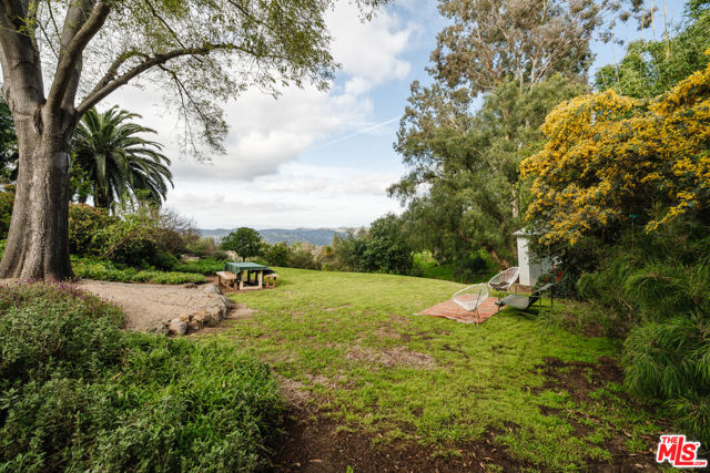 2002 Tuna Canyon Road, Topanga CA: https://media.crmls.org/mediaz/f8afdb9f-7559-4e18-9449-140ffc17191d.jpg