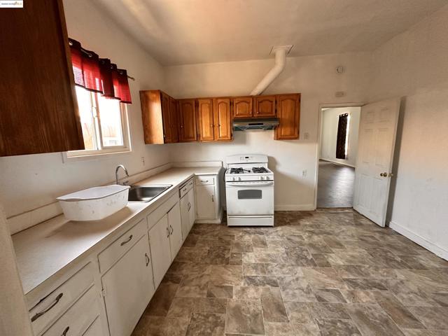 1342 Garvin Ave, Richmond CA: https://media.crmls.org/mediaz/f8b0e166-279c-4523-b5b5-3ed817b77c8b.jpg