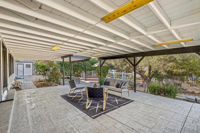 3918 Calavo Dr, La Mesa CA: https://media.crmls.org/mediaz/f8b0e882-503f-4d96-bf5a-896980fda349.jpg