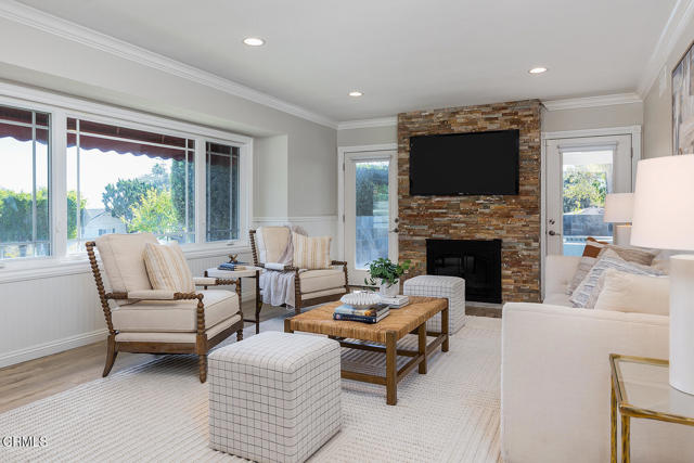 Detail Gallery Image 9 of 39 For 1247 Flanders Rd, La Canada Flintridge,  CA 91011 - 4 Beds | 3 Baths