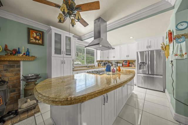 2464 Wynola Rd, Julian CA: https://media.crmls.org/mediaz/f8b172e2-21fe-4181-a05d-131eaa5f42b2.jpg