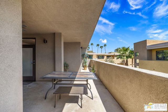 930 E Palm Canyon Drive, Palm Springs CA: https://media.crmls.org/mediaz/f8b18287-5251-4c7b-a26e-8889fc30a58e.jpg