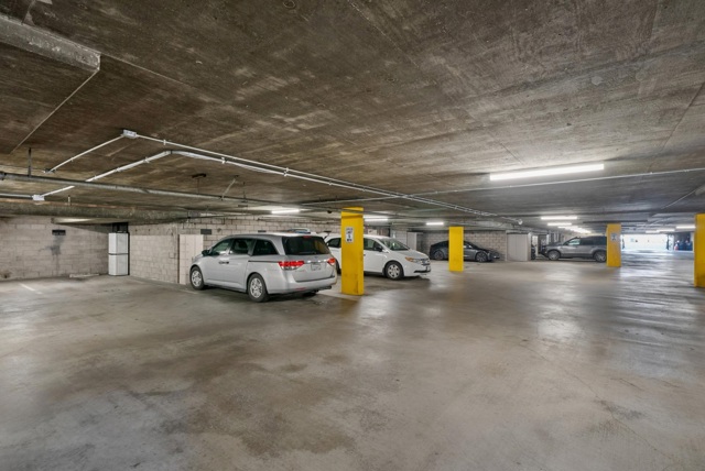 Image 31 of 56 For 2101 Shoreline Dr  153