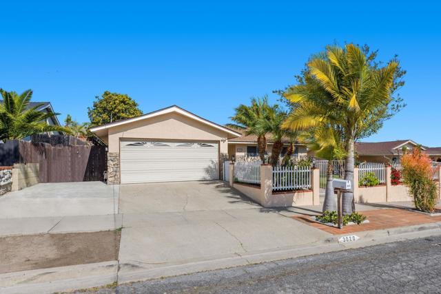 3020 Linda Dr, Oceanside CA: https://media.crmls.org/mediaz/f8b25c0e-45dc-491f-b65e-06f0a60a3c79.jpg