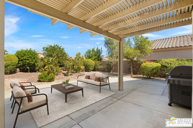 78712 Postbridge Circle, Palm Desert CA: https://media.crmls.org/mediaz/f8b32cda-f660-49c5-bd0d-bdccdc9108f7.jpg