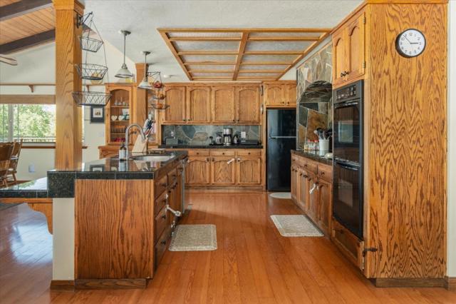 10207 Pool Station Road, Angels Camp CA: https://media.crmls.org/mediaz/f8b39efc-948f-472d-bf6d-b486037d4e34.jpg