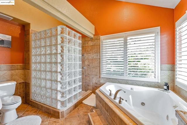 4452 Pronghorn Ct, Antioch CA: https://media.crmls.org/mediaz/f8b3e7e4-267d-4d07-a19c-ceecae967eb5.jpg