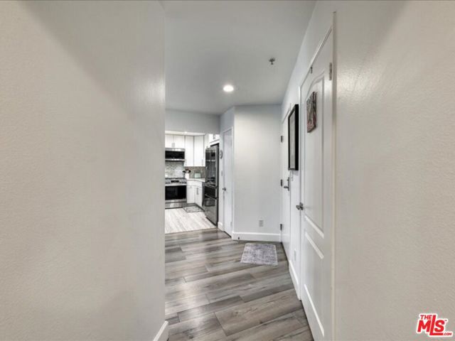 4477 Woodman Avenue, Sherman Oaks CA: https://media.crmls.org/mediaz/f8b447fc-f9dc-4901-817d-97d9d6a2541b.jpg