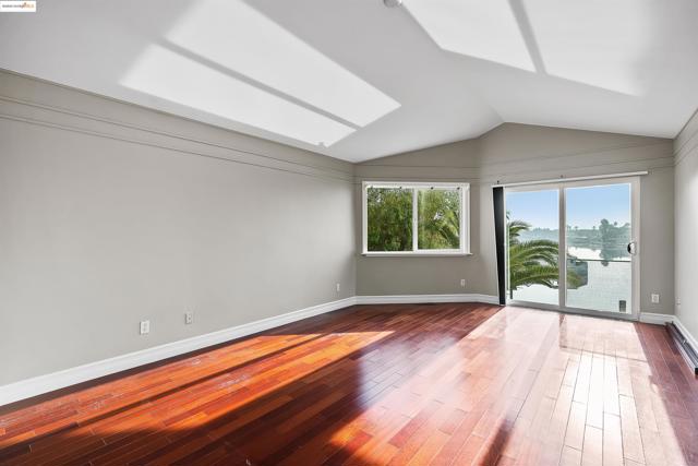 4730 Spinnaker Way, Discovery Bay CA: https://media.crmls.org/mediaz/f8b5e004-bbbf-44d7-939d-437fa34839e4.jpg