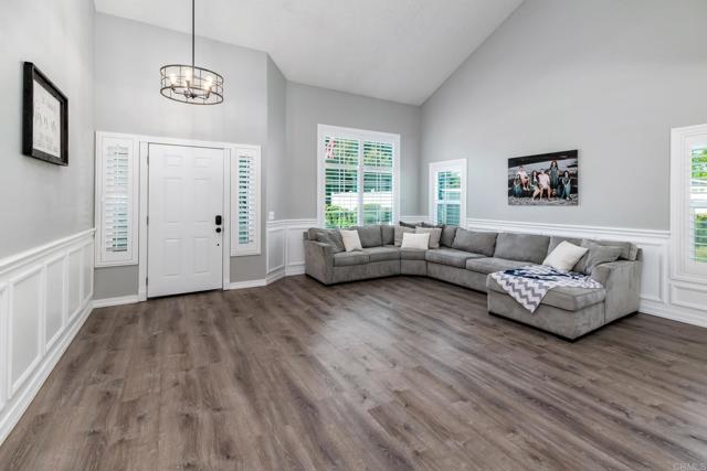 31061 Via Gilberto, Temecula CA: https://media.crmls.org/mediaz/f8b61b64-616f-45b5-9e47-a4e853556a7d.jpg