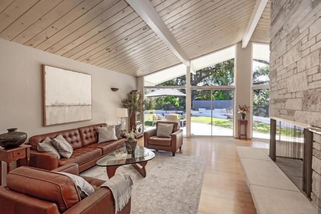 19740 GLEN BRAE Drive, Saratoga CA: https://media.crmls.org/mediaz/f8b76eef-f32c-4dd5-a2e9-7368c8a4a48e.jpg