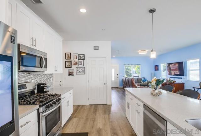 1249 12Th, Imperial Beach CA: https://media.crmls.org/mediaz/f8b7e658-c778-476e-84e9-612abc7fbc6e.jpg