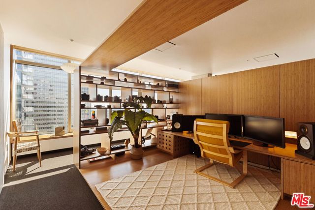 1155 S Grand Avenue, Los Angeles CA: https://media.crmls.org/mediaz/f8b84e53-8ee8-4d7d-a4cf-b7cd4bae6736.jpg