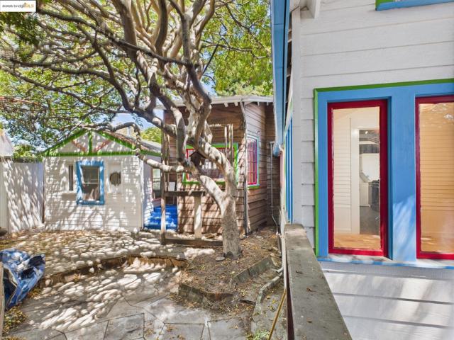 1545 Mariposa St, Richmond CA: https://media.crmls.org/mediaz/f8b8c99b-a373-4a0e-986a-9828d827b6a4.jpg