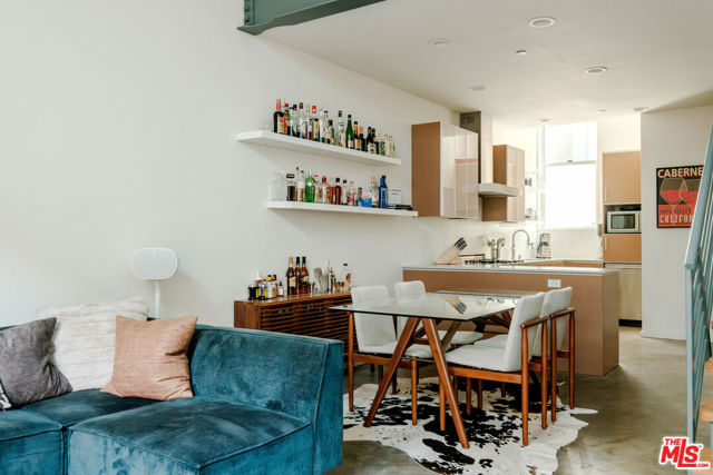 1220 N Orange Grove Avenue, West Hollywood CA: https://media.crmls.org/mediaz/f8b8d370-9b97-431c-bca6-00fac16356e4.jpg