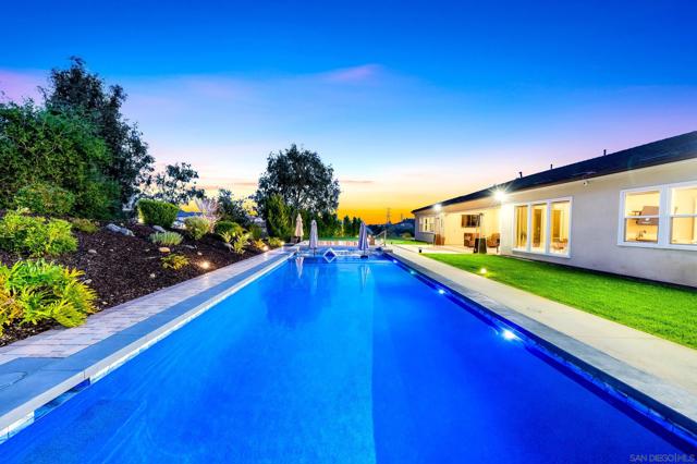 21992 Wilgen Rd, Escondido CA: https://media.crmls.org/mediaz/f8b914c9-ca55-4788-9c07-f4053f29e2d7.jpg