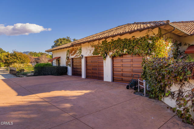 Detail Gallery Image 18 of 26 For 861 Oak Grove Ct, Ojai,  CA 93023 - 5 Beds | 5/2 Baths