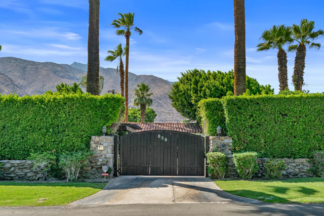 839 N Avenida Olivos, Palm Springs CA: https://media.crmls.org/mediaz/f8bb2c73-e08a-4826-b182-87cba5ee178d.jpg