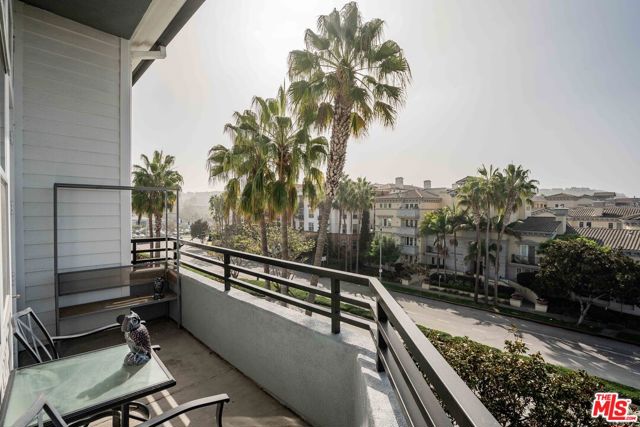 Image 23 of 43 For 7100 Playa Vista Drive 404