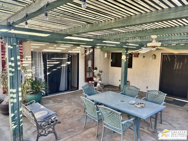 Image 24 of 27 For 40056 Silktree Court