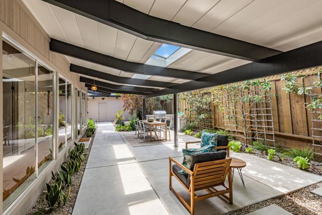 1620 Notre Dame Avenue, Belmont CA: https://media.crmls.org/mediaz/f8bc3c8b-7fa6-41ab-93f0-32a8bad28054.jpg
