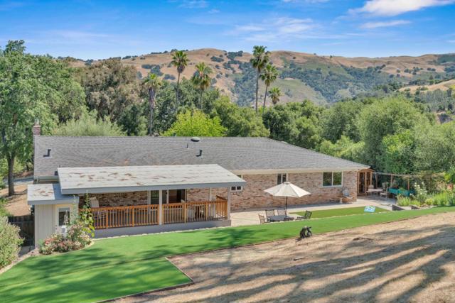 17035 Copper Hill Drive, Morgan Hill CA: https://media.crmls.org/mediaz/f8bc3ccf-624a-46e0-b2f5-9d6e2ac12444.jpg