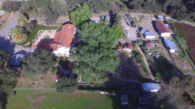31600 Oak Glen Road, Valley Center CA: https://media.crmls.org/mediaz/f8bd05a7-1989-4acb-afec-59b560b8a0fb.jpg