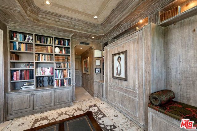9255 DOHENY Road, 1705 photo 6