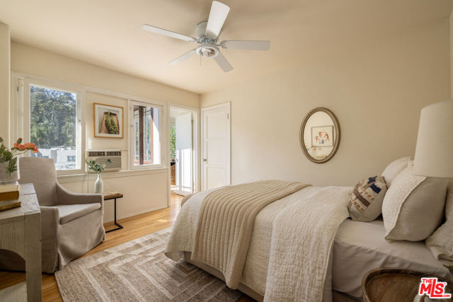 2136 Benedict Canyon Drive, Beverly Hills CA: https://media.crmls.org/mediaz/f8bd64ce-beb2-4372-afb8-7d8940b9d336.jpg