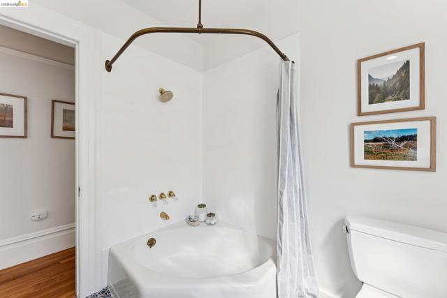 Image 37 of 60 For 2035 Francisco St