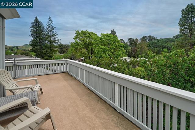 1301 Leisure Ln, Walnut Creek CA: https://media.crmls.org/mediaz/f8bdbf77-34f1-4eac-8a21-eaf60ebbf213.jpg