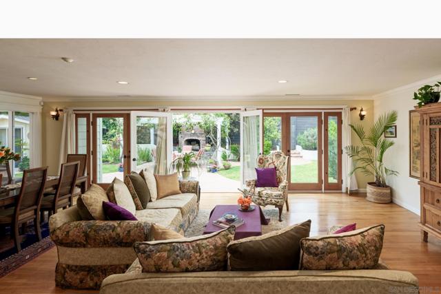548 Tarento Dr, San Diego CA: https://media.crmls.org/mediaz/f8bdde42-a937-4f25-9db6-800f6728c48b.jpg