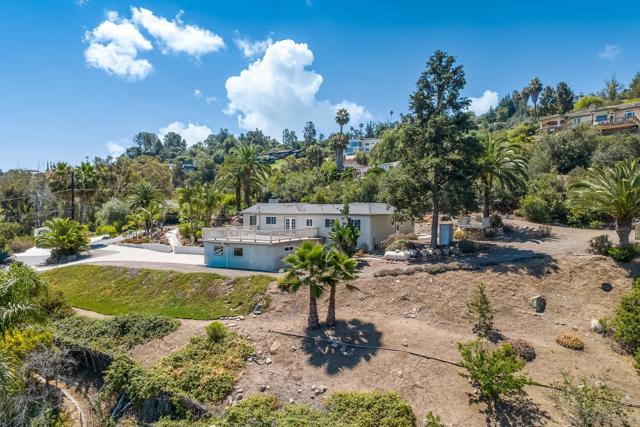 1148 Emerald Heights Rd, El Cajon CA: https://media.crmls.org/mediaz/f8bf2064-51ae-4bba-99c3-9e3b55f50b8c.jpg