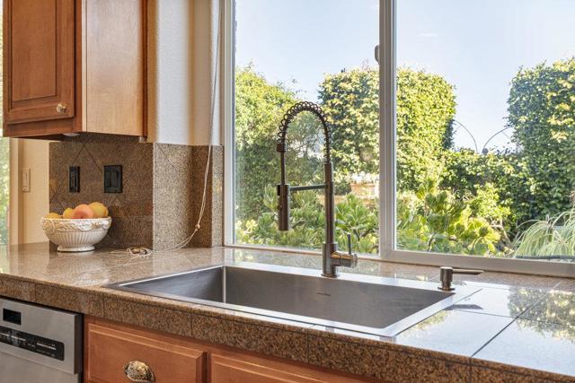 310 Via Vaquero Norte, San Juan Bautista CA: https://media.crmls.org/mediaz/f8bf8f44-5731-4d50-8130-0fc9cb3b2205.jpg