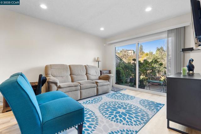 Image 1 of 31 For 1155 Kenwal Road  D