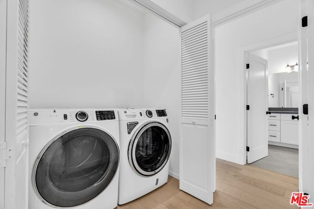 4308 Victoria Park Drive, Los Angeles CA: https://media.crmls.org/mediaz/f8bfd071-ad79-41f6-9d61-ed041c48f4b8.jpg