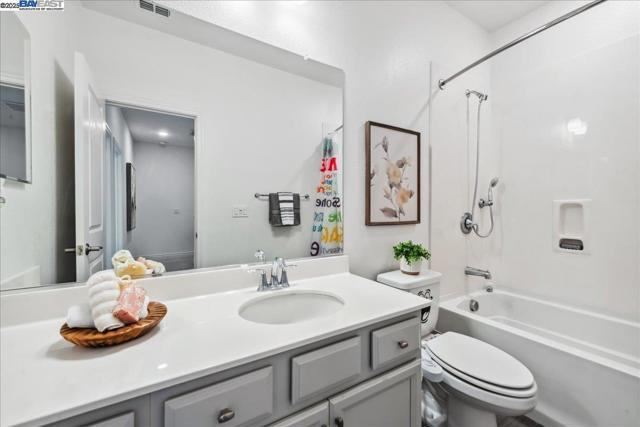 3933 Eminence St, Dublin CA: https://media.crmls.org/mediaz/f8c011b7-7937-4185-a444-792214c18601.jpg