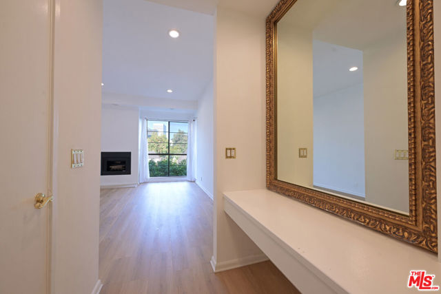 234 S Gale Drive, Beverly Hills CA: https://media.crmls.org/mediaz/f8c03cdf-b0b5-42a1-956c-f8f2b9f3f141.jpg